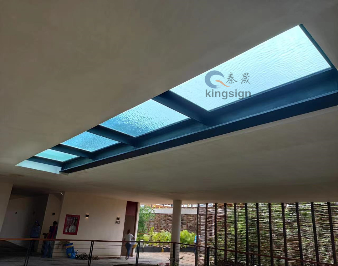 Napa kolam renang akrilik dilereni dadi luwih populer?